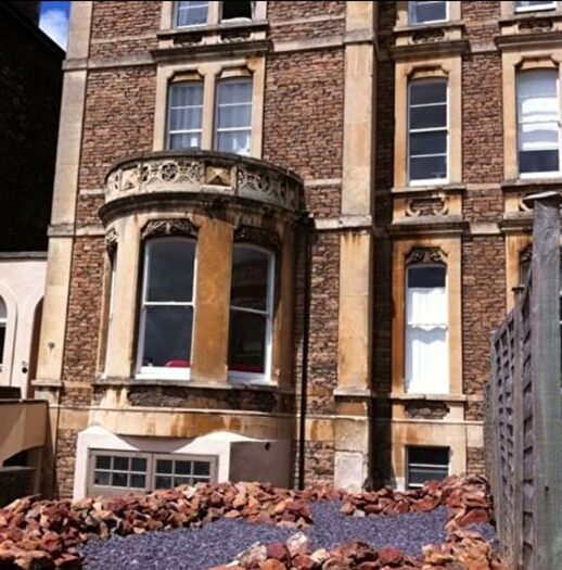 11 Bedroom Semi-detached House To Rent In Beaufort Road, Bristol, BS8