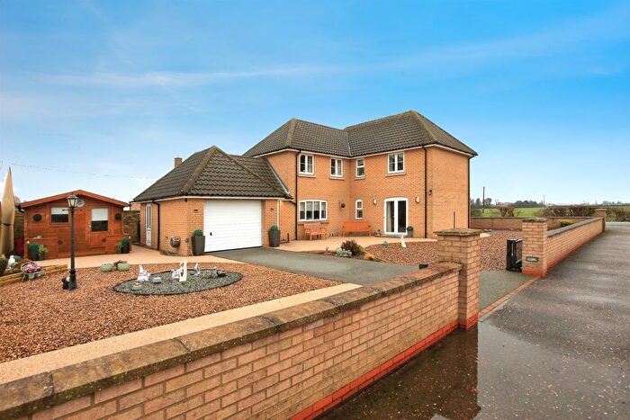 3 Bedroom Detached House For Sale In Gunthorpe Road, Newborough, Peterborough, PE6