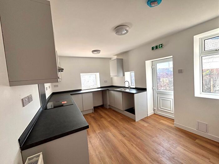 6 Bedroom House To Rent In Thompson Roas, Sunderland, SR5