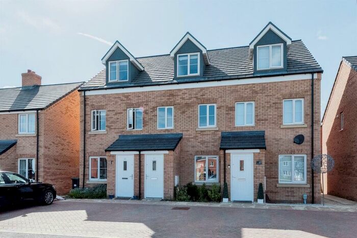 3 Bedroom Town House For Sale In Ghent Field Circle, Thurston, Bury St. Edmunds, IP31