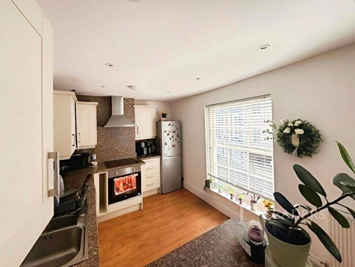 2 Bedroom Flat To Rent In Market Place, Faringdon, SN7