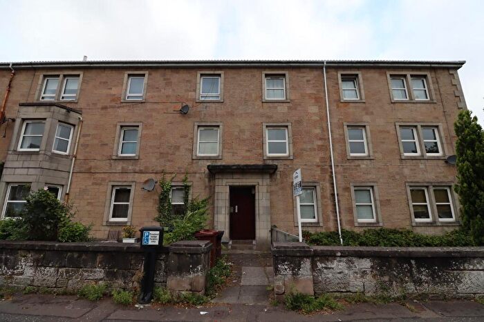 3 Bedroom Flat To Rent In Main Street, Thornliebank, Glasgow, G46