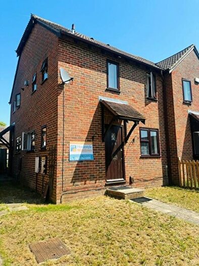 1 Bedroom Terraced House To Rent In Tintagel Gardens, Strood., ME2
