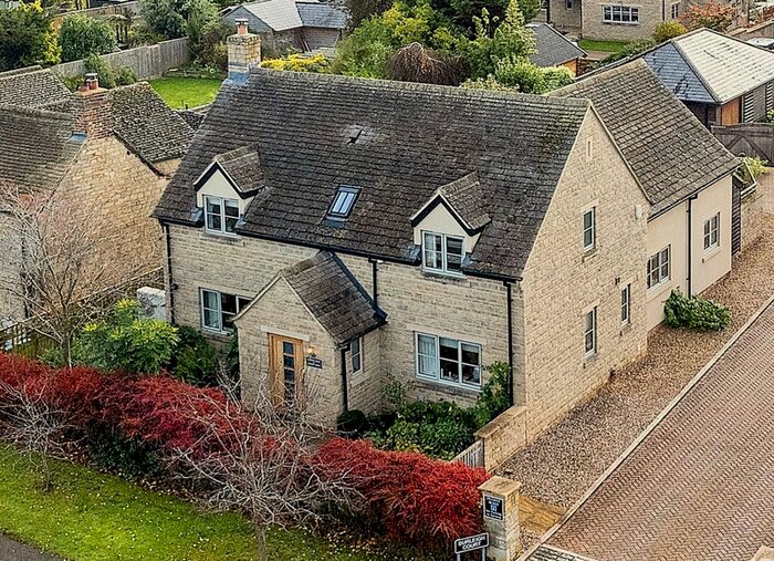 4 Bedroom Detached House For Sale In Main Road, Long Hanborough, Witney, OX29