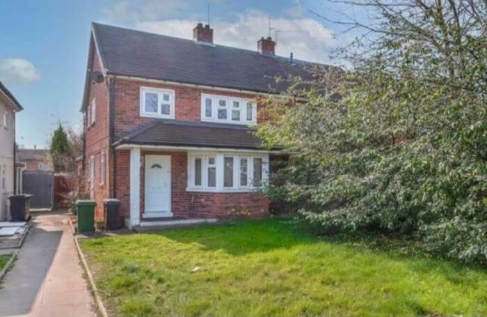 2 Bedroom Maisonette To Rent In Salters Lane, Redditch, B97