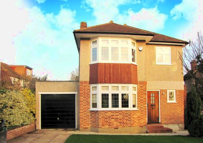 3 Bedroom Detached House To Rent In Cromford Way, New Malden, KT3