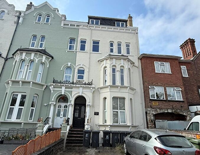 2 Bedroom Flat For Sale In Norfolk Square, Great Yarmouth, NR30