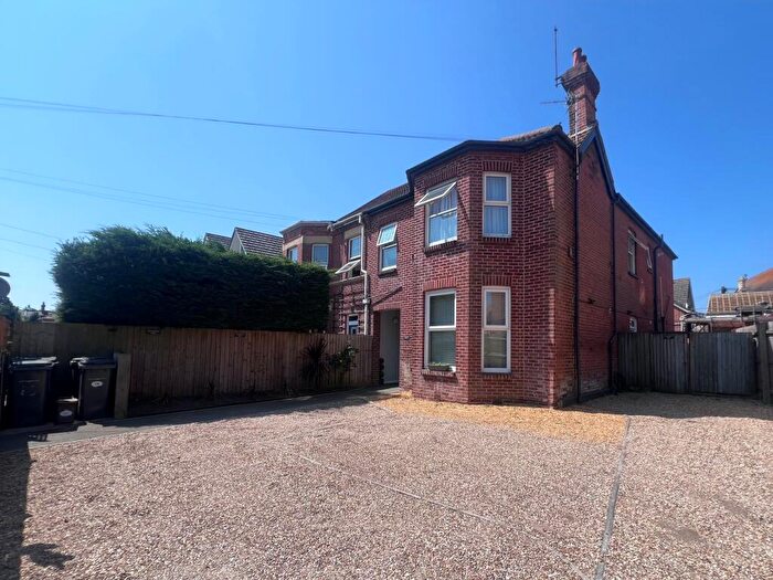 2 Bedroom Flat To Rent In Adeline Road, BH5