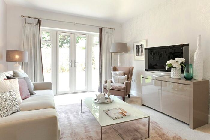 3 Bedroom House To Rent In Iris Crescent, Mickleover, DE3