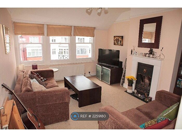 1 Bedroom Flat To Rent In Salford Road, London, SW2