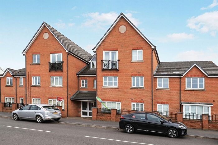 2 Bedroom Flat For Sale In Prestwood Road, Near New Cross Wednesfield, Wolverhampton, WV11