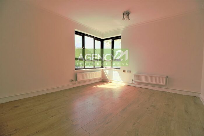 1 Bedroom Flat To Rent In Dore Avenue, Manor Park, E12