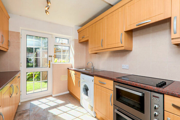 4 Bedroom Semi-Detached House To Rent In Lynwood, Guildford, GU2