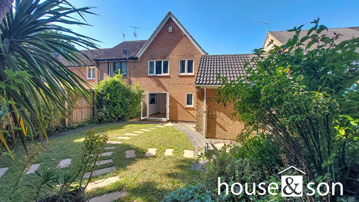 3 Bedroom End Of Terrace House For Sale In Doulton Gardens, Whitecliff, Poole, BH14