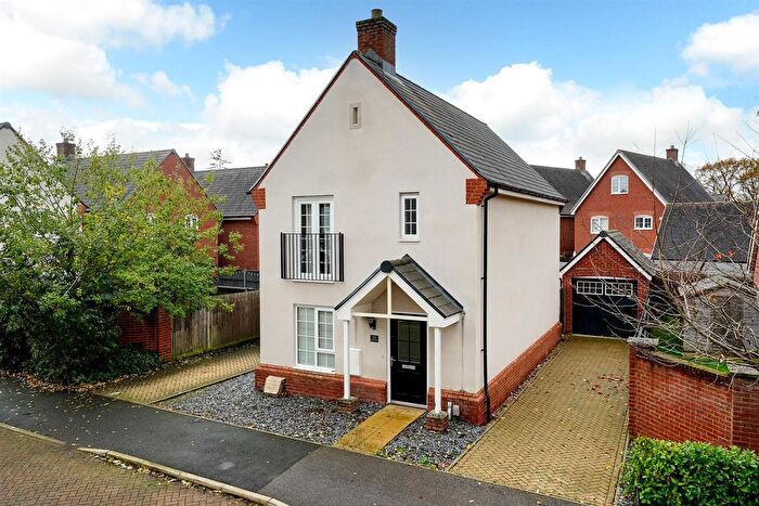 3 Bedroom Detached House For Sale In Cecily Close, Berkhamsted, Hertfordshire, HP4