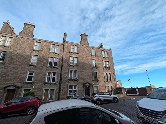 2 Bedroom Flat To Rent In Forest Park Road, Dundee, DD1