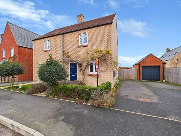 2 Bedroom Semi Detached House For Sale In Beverley Way, Towcester, NN12