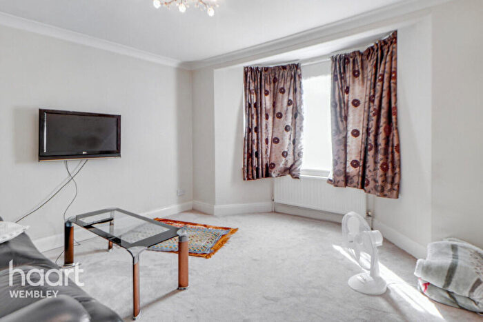 4 Bedroom Terraced House For Sale In Neasden, NW2
