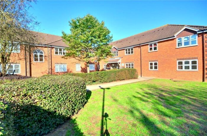 2 Bedroom Flat To Rent In Goulds Green, Uxbridge, UB8