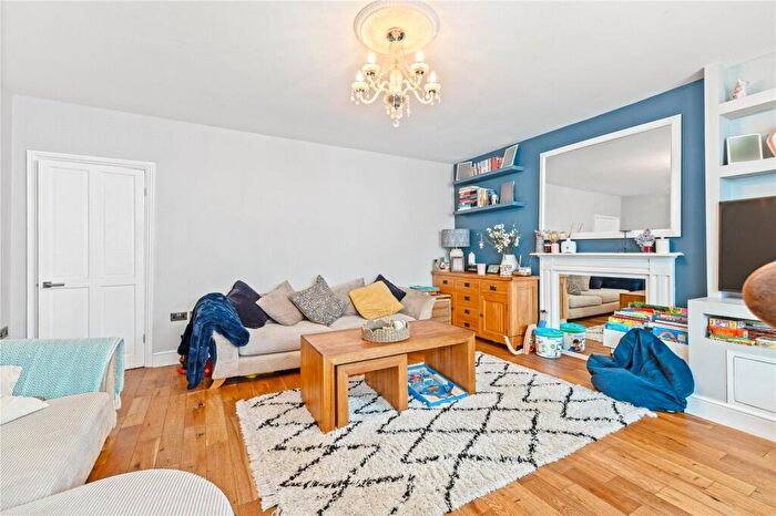 2 Bedroom Apartment For Sale In Wilbury Road, Hove, East Sussex, BN3