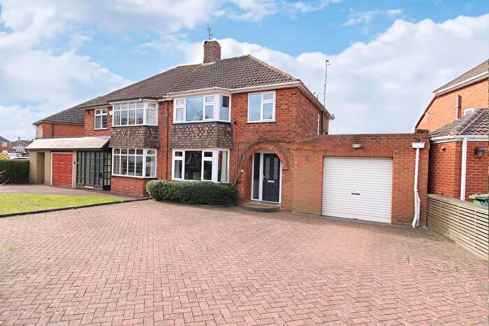 3 Bedroom Semi-Detached House To Rent In Woodfield Avenue, Brierley Hill, DY5
