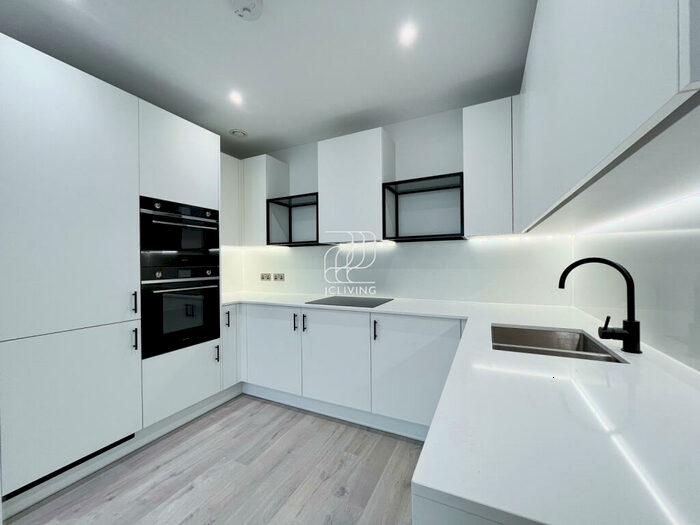 2 Bedroom Flat To Rent In Woodberry Down, London, N4