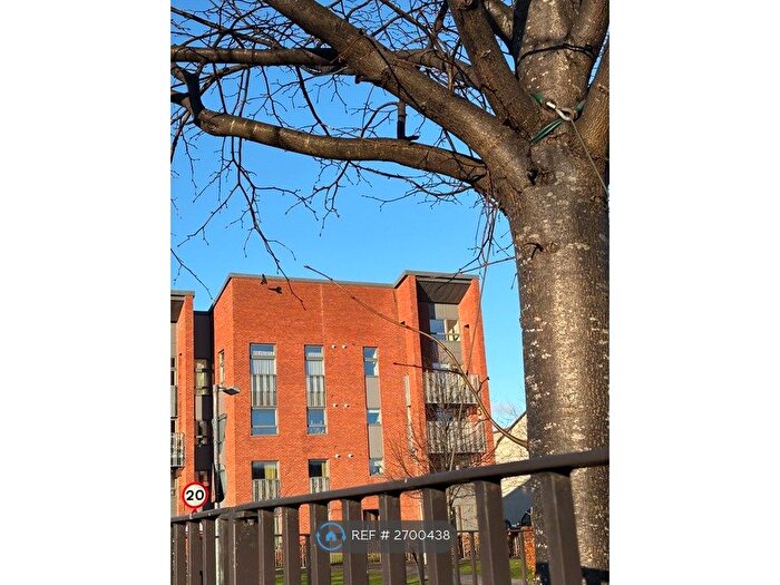 2 Bedroom Flat To Rent In Eglinton Court, Glasgow, G5