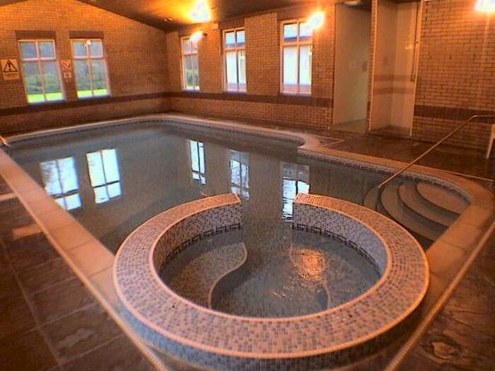 2 Bedroom Flat To Rent In Tilehurst Court, Kersal Way, Salford M7