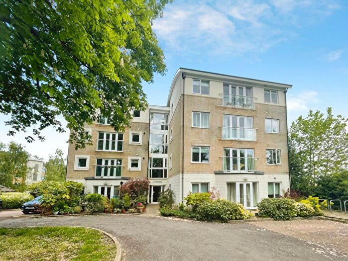 2 Bedroom Flat For Sale In Russell Road, Fieldways Russell Road, RG21