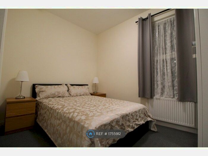 1 Bedroom Flat To Rent In At B Bowes Road, London, N11