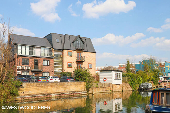 2 Bedroom Apartment To Rent In High Street, Ware, SG12