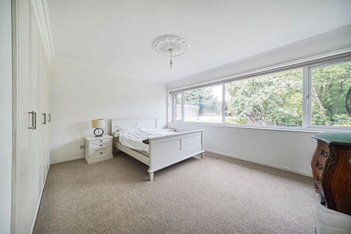 2 Bedroom Flat For Sale In Chadbrook Crest, Richmond Hill Road, Edgbaston, B15