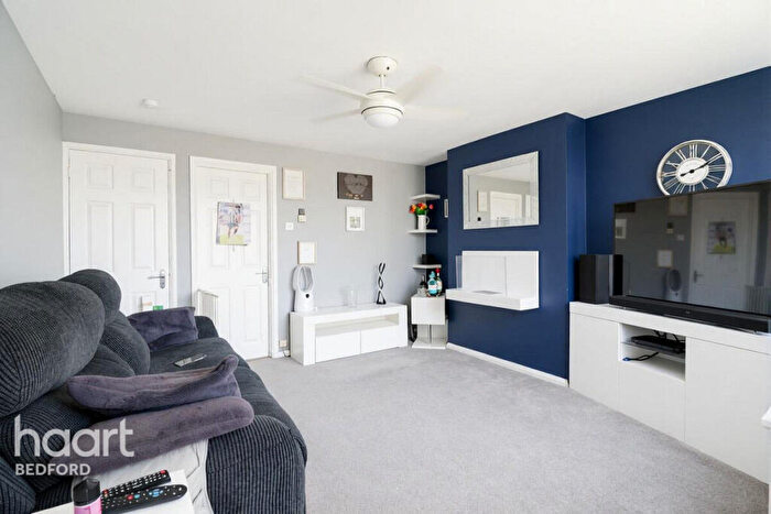 2 Bedroom Semi-Detached House For Sale In The Close, Bedford, MK44