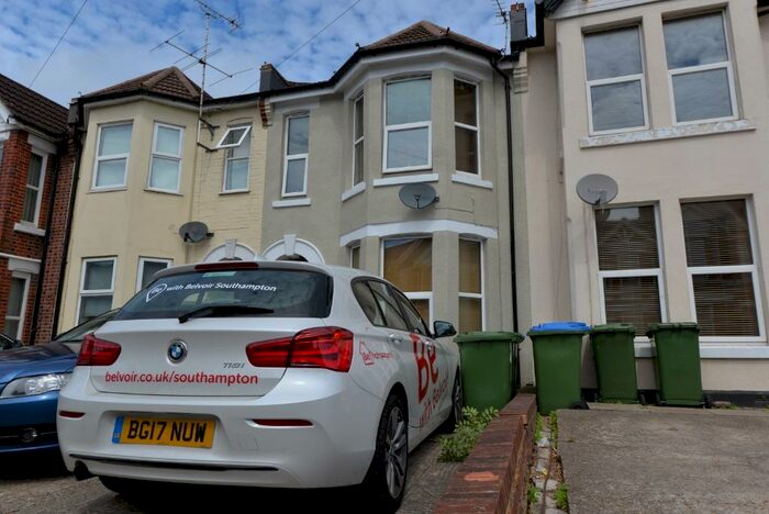 2 Bedroom Flat To Rent In Emsworth Road, Shirley, Southampton, SO15