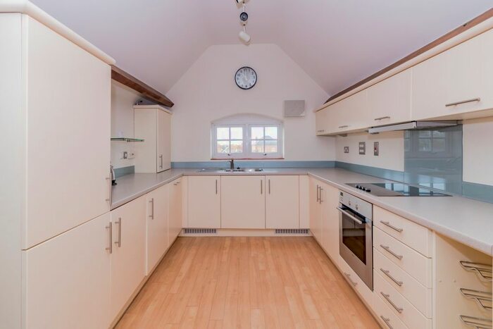 2 Bedroom Flat To Rent In Coopers Lane, Abingdon, OX14