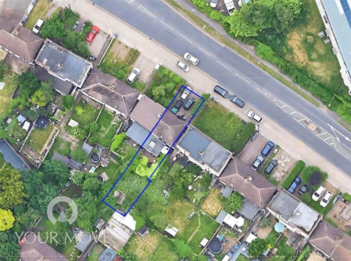 2 Bedroom Maisonette For Sale In Burnham Road, Dartford, Kent, DA1