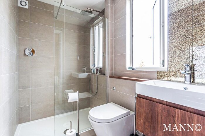 5 Bedroom Property To Rent In Pitfold Road, London, SE12