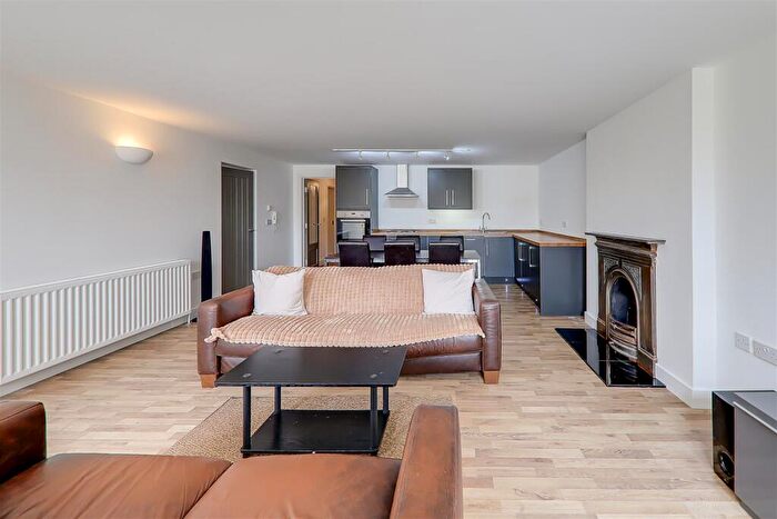 2 Bedroom Apartment To Rent In Heene Terrace, Worthing, BN11