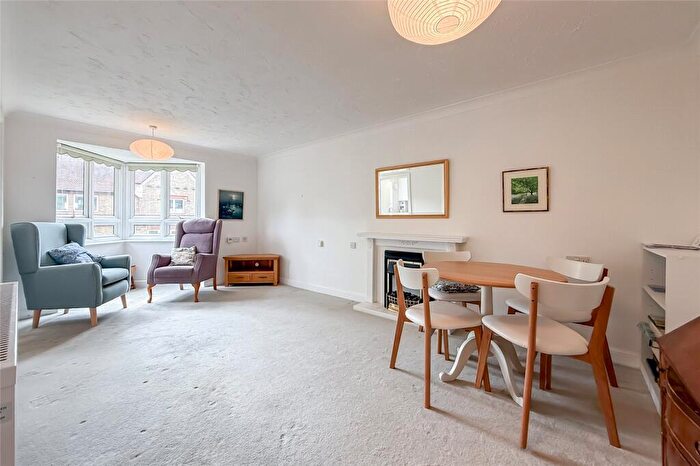 1 Bedroom Apartment For Sale In Hatfield Road, St. Albans, Hertfordshire, AL1