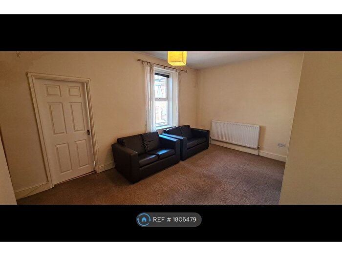 3 Bedroom Flat To Rent In Second Avenue, Newcastle Upon Tyne, NE6