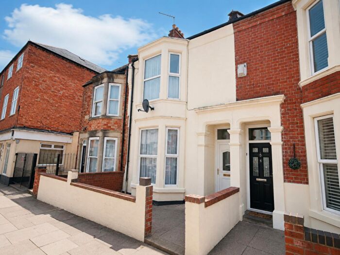 4 Bedroom Terraced House For Sale In Adams Avenue, Abington, Northampton, NN1