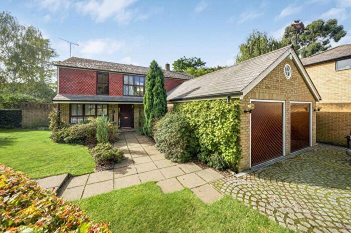 4 Bedroom Detached House For Sale In Ham Farm Road, Richmond, TW10