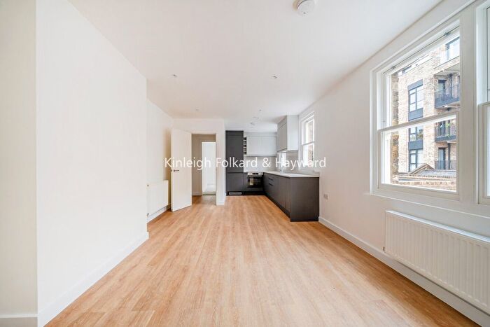 2 Bedroom Flat To Rent In The Mall, London, W5