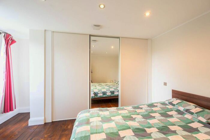 1 Bedroom Flat To Rent In St Quintin Gardens, North Kensington, London, W10