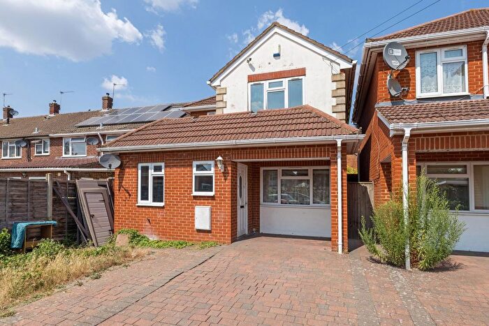 3 Bedroom Detached House For Sale In The Drive, Langley, SL3