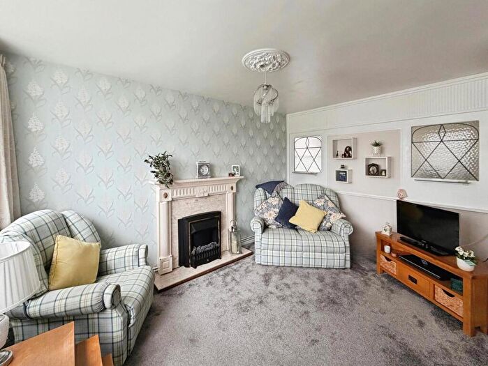 2 Bedroom Apartment For Sale In Pantile Avenue, Southend-on-Sea, SS2