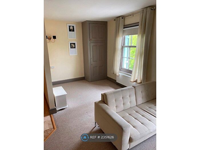 1 Bedroom Flat To Rent In West Street, Wilton, Salisbury, SP2