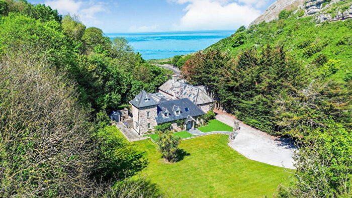 4 Bedroom Detached House For Sale In Colwyn Road, Craigside, Llandudno, LL30