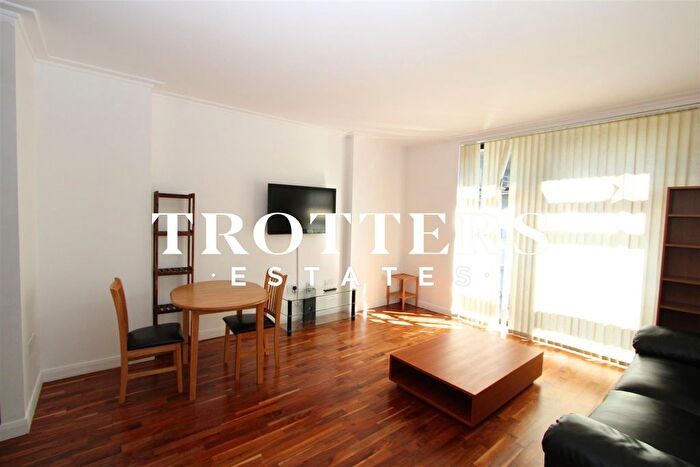 1 Bedroom Flat To Rent In Discovery Dock, South Quay Square, London, E14