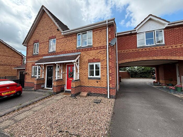2 Bedroom Town House To Rent In Middle Close, Swadlincote, DE11